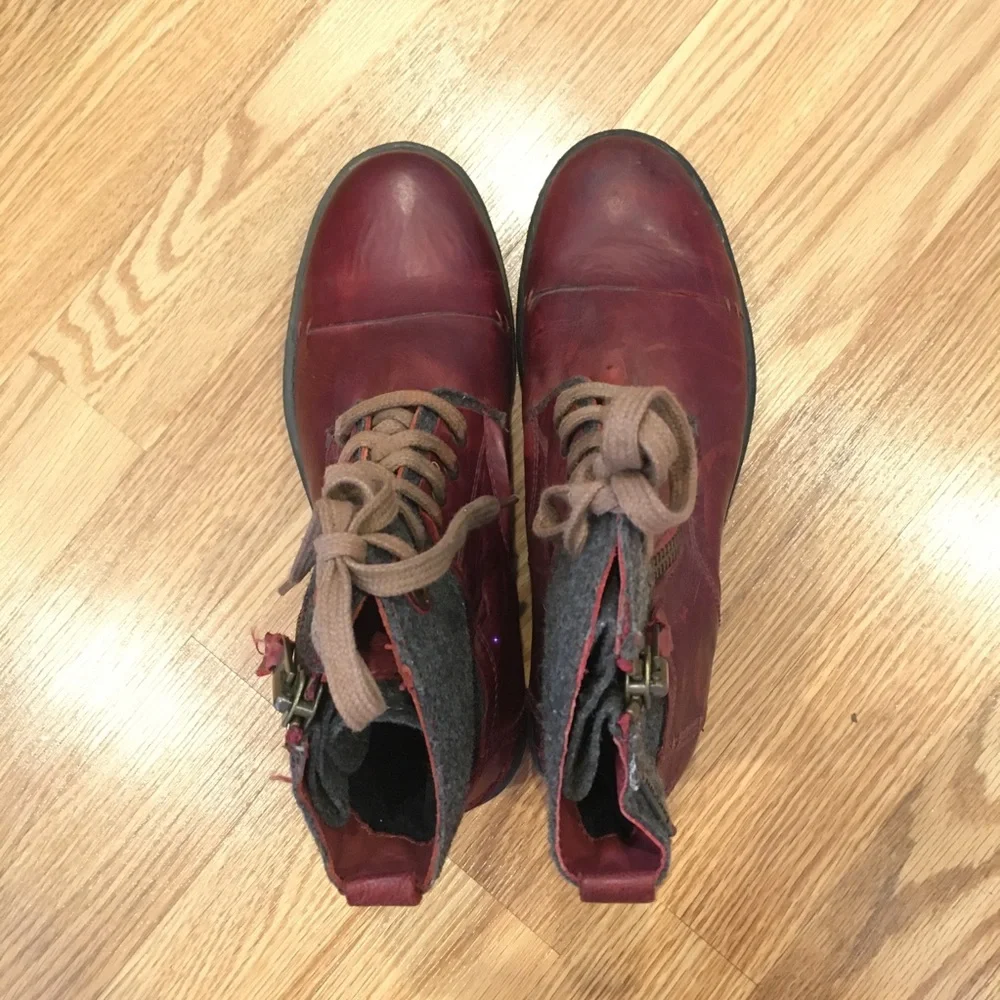 Wine Leather / Grey Flannel Lace Up BUGATTI Boots size 37‎